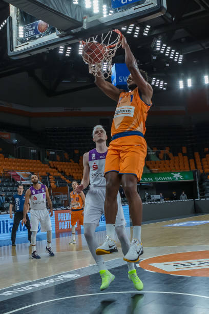 的深入开展 的深入开展