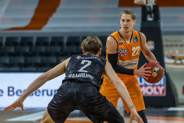 的实力与不 的实力与不